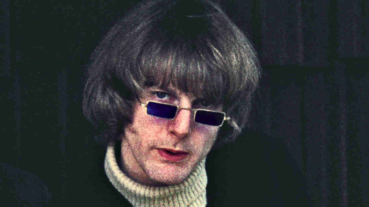 The Byrds’ Roger McGuinn posing for a photograph in the late 1960s