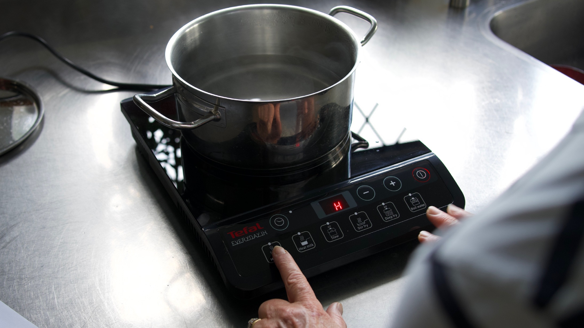 Testing the Tefal Everyday Induction Hob
