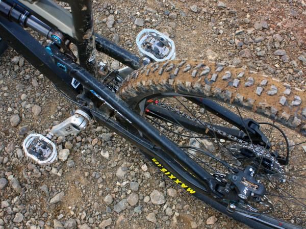 Fat chain and seat stays plus a beefy forged alloy linkage yield excellent swingarm stiffness for accurate tracking.