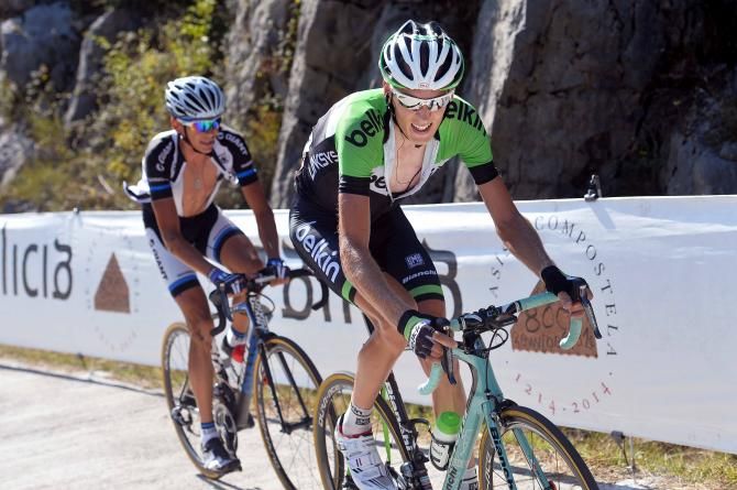 Robert Gesink (Belkin) on the attack with Warren Barguil (Giant-Shimano)