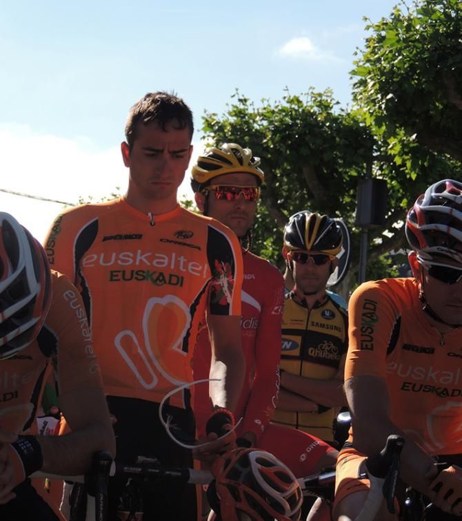 Lobato, Mat&eacute; and Pardilla during the minute of silence in memory of Rufino Murgu&iacute;a