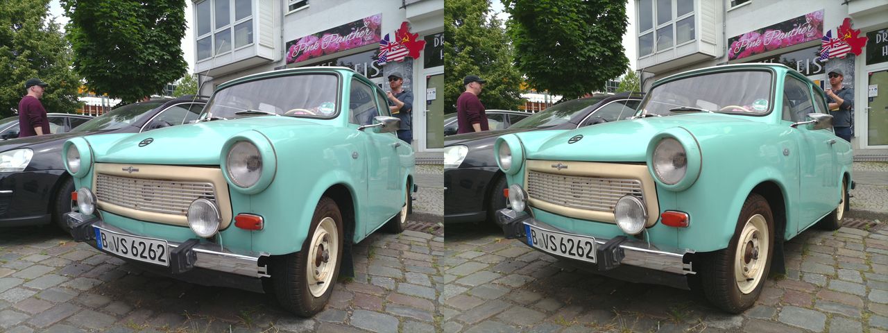 A 3D photo of a Mini car