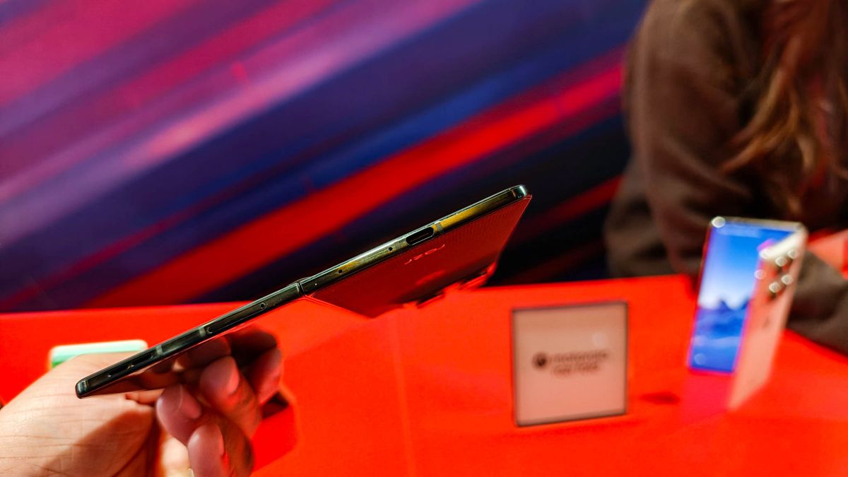 Motorola Razr Fold hands-on testing
