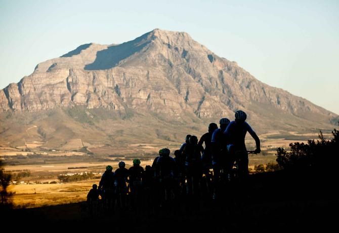 Riders head up the pass during stage 3