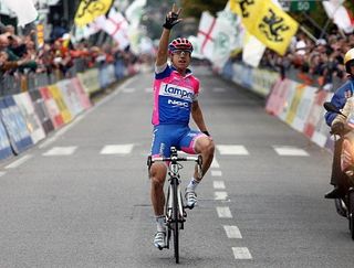 Damiano Cunego wins his third Giro di Lombardia.