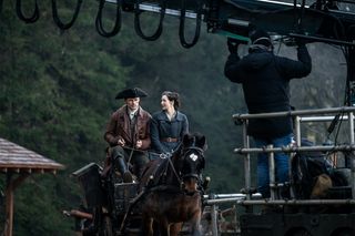 outlander season 6 sam heughan caitriona balfe filming starz