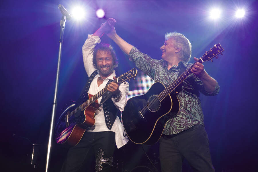 Paul Rodgers and Mick Ralphs together on stage