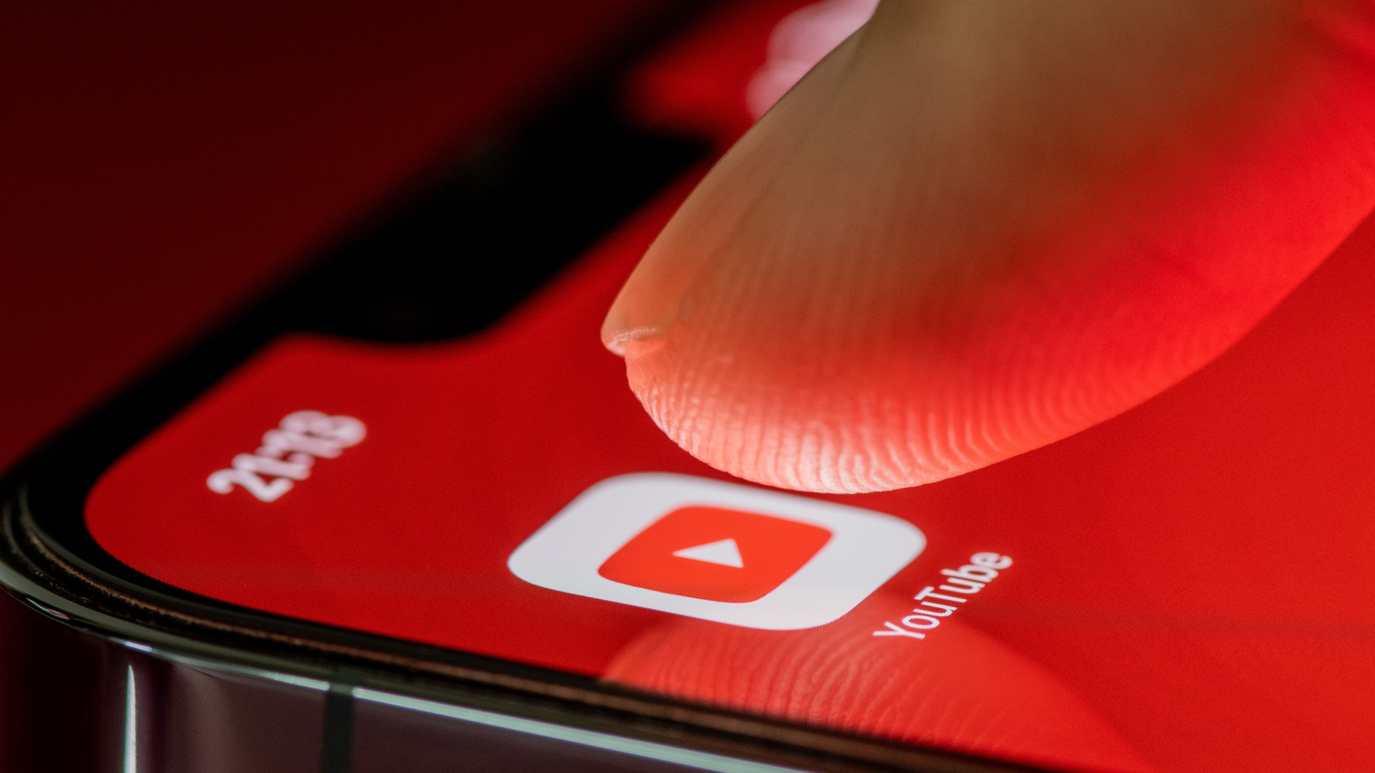 YouTube Premium's best video feature might no longer be iPhone-exclusive |  TechRadar