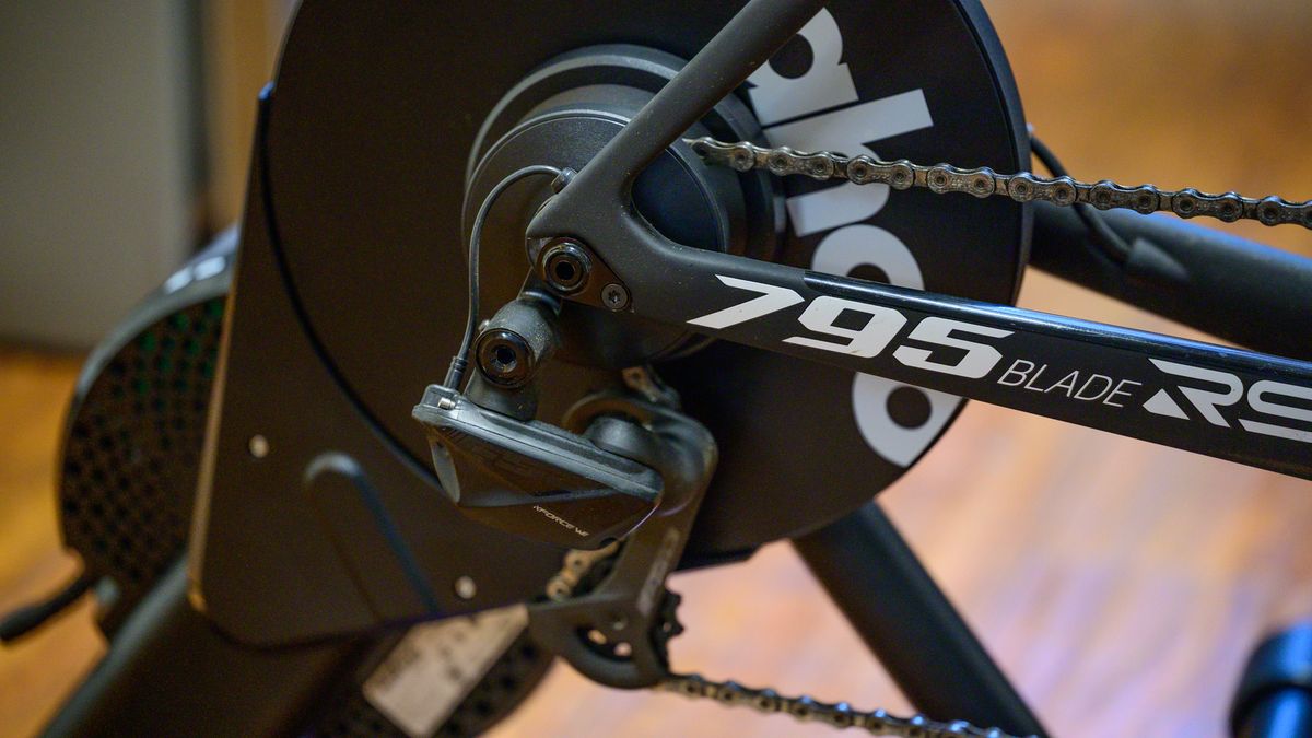 Wahoo Kickr Core Zwift One with Look bike