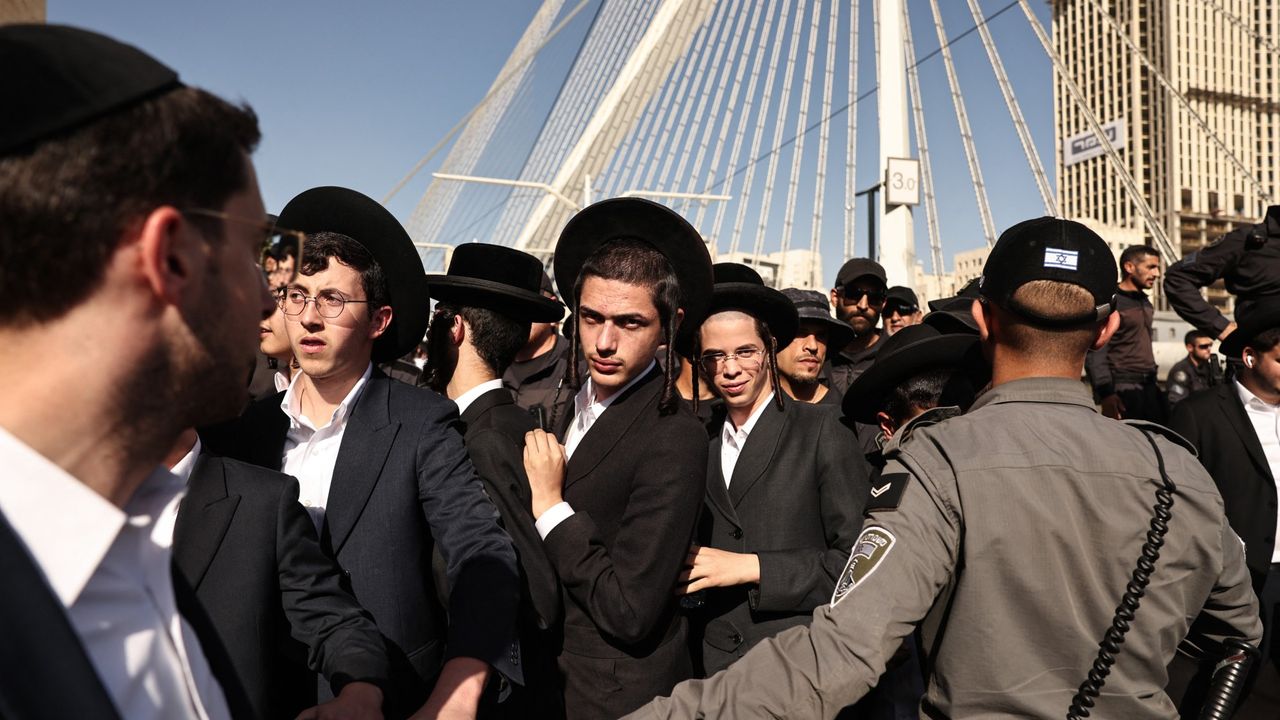 Orthodox Jewish protest against conscription