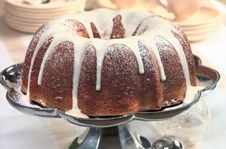 Spiced eggnog pound cake