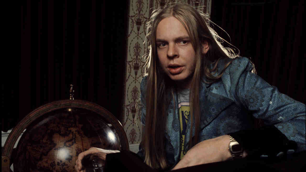 Rick Wakeman posing for a photograph in 1972