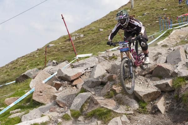 Sabrina Jonnier (Maxxis / Rocky Mountain) on her way to a World Cup win in Fort William.