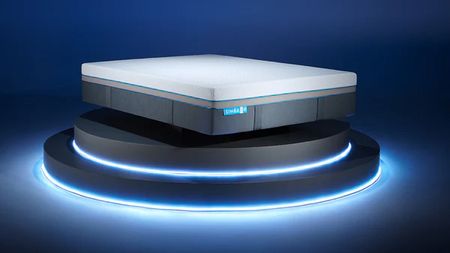 Simba Hybrid Ultra Mattress shown on a podium