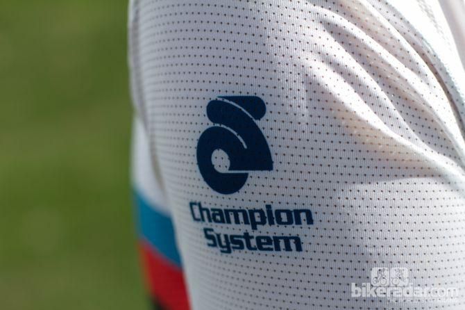Carbon fibres are visible on the sleeves
