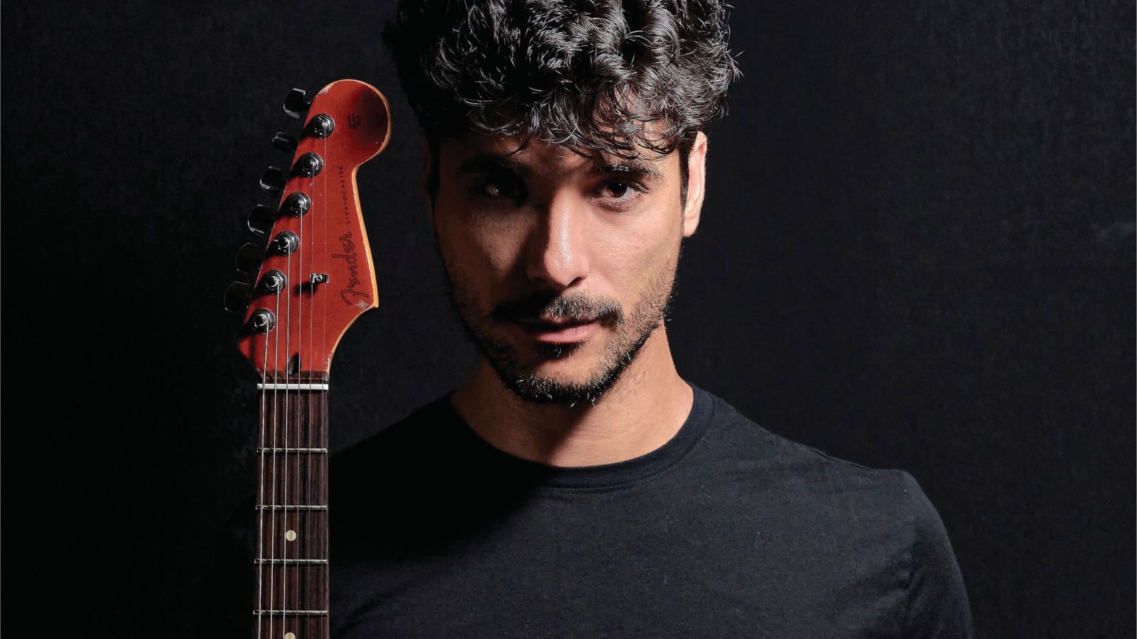 Peter Buck and Krist Novoselic Pick Their Gigs Carefully, but Hector