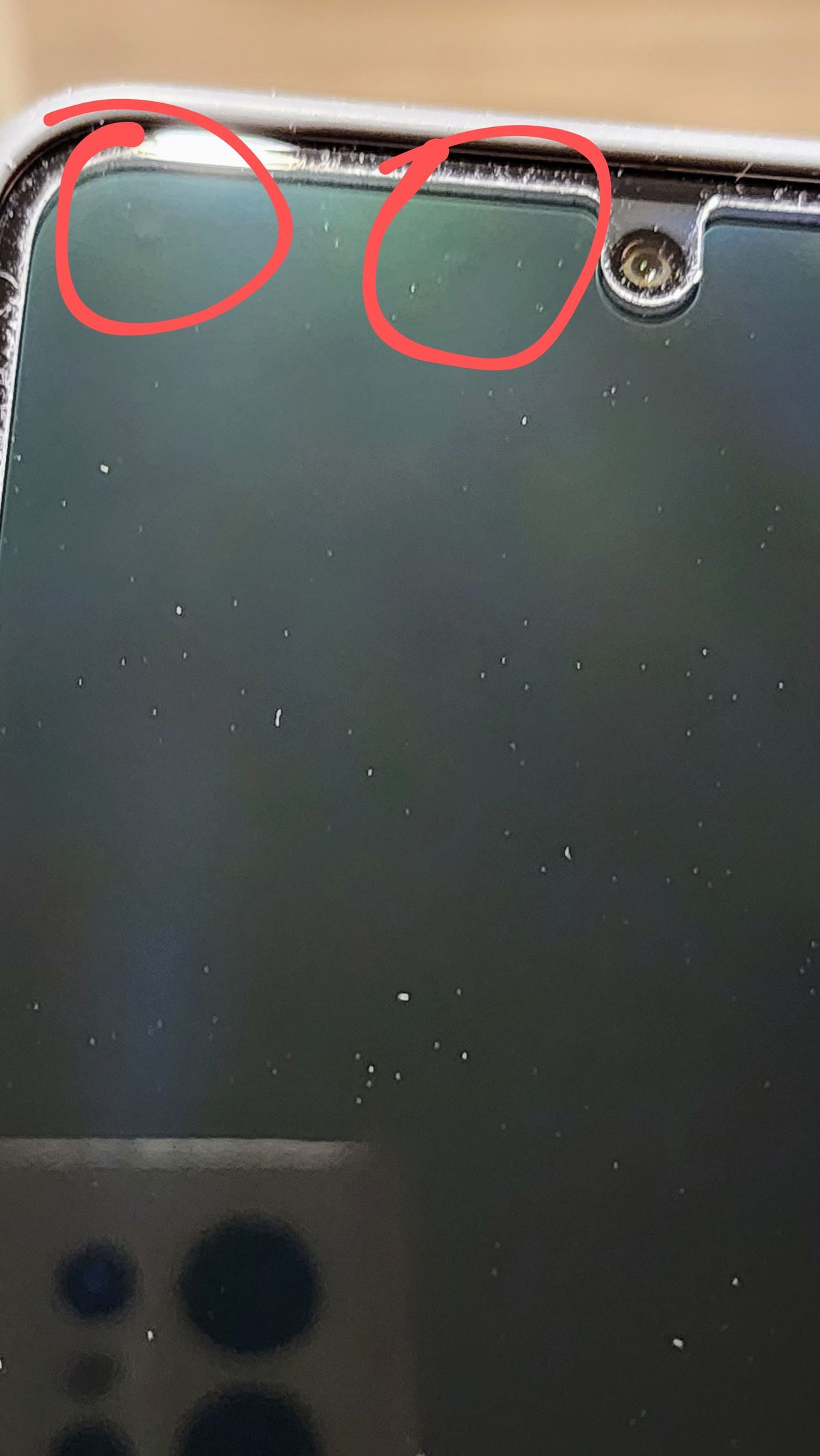 Pixel 8 screen bumps