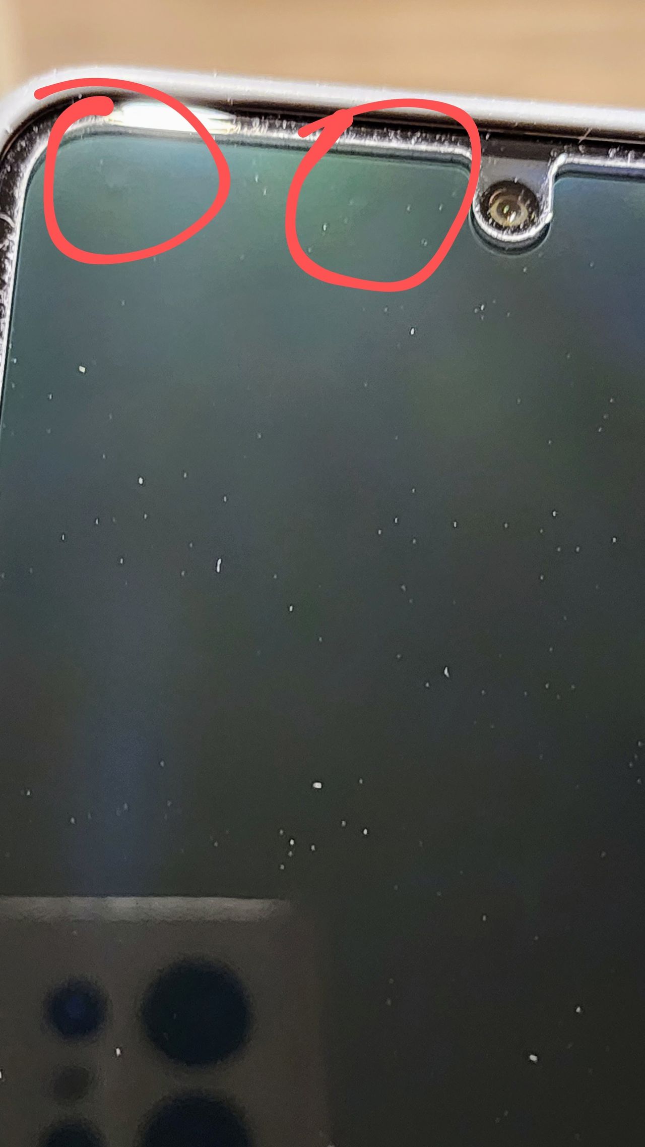 Pixel 8 screen bumps