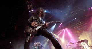 Joe Perry plays his custom Les Paul live in 1997