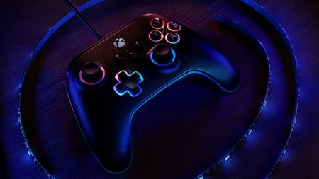 The PowerA Advantage controller for Xbox Series X and S, encircled by the Lumectra RGB LED light strip