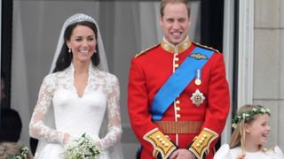 Duke of Cambridge and Catherine, Duchess of Cambridge greet wellwishers from the balcony