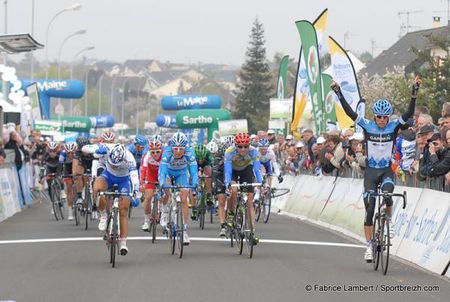 Thomas Dekker (Garmin-Barracuda) sprints to a stage victory