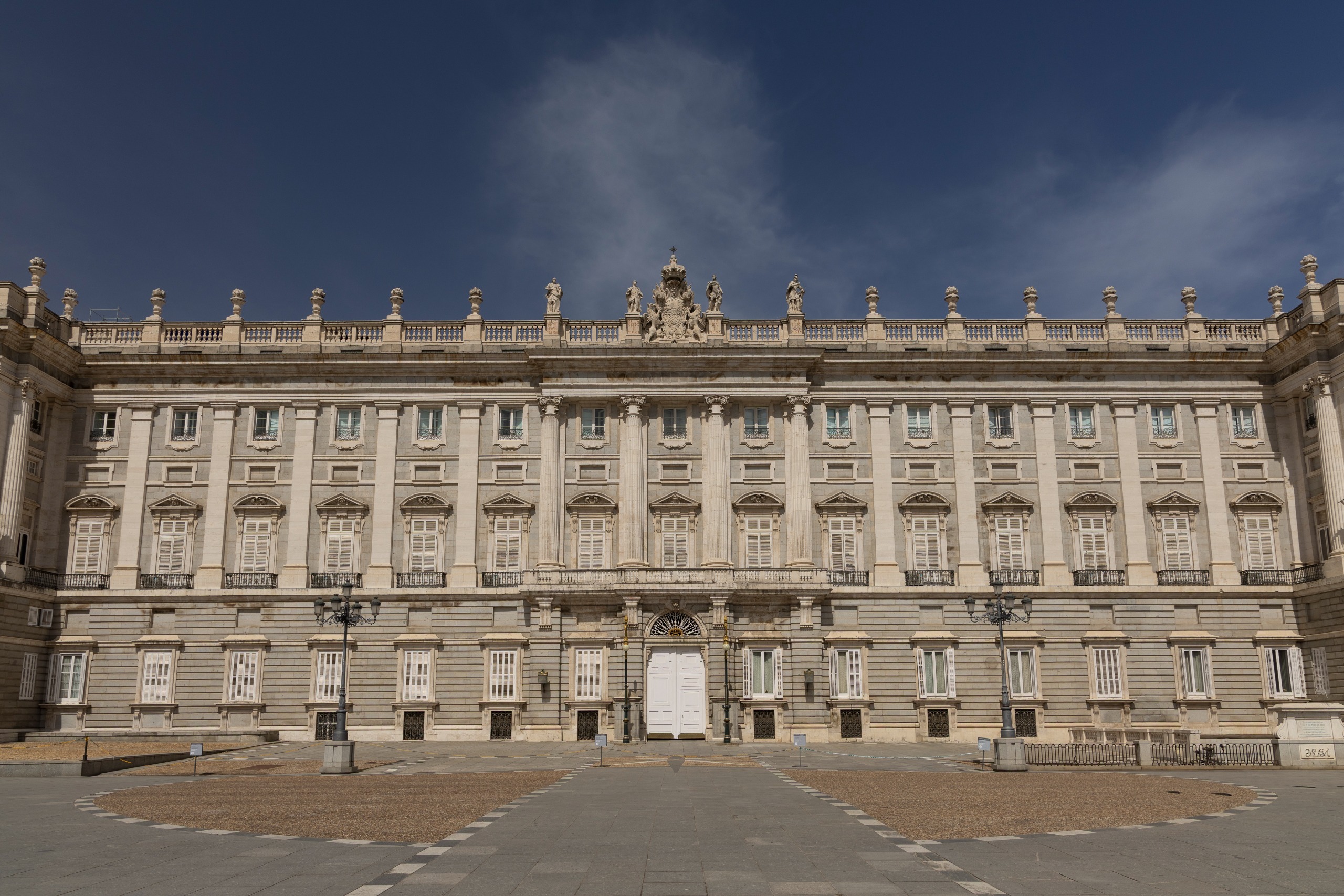 travel photos of royal palace in madrid