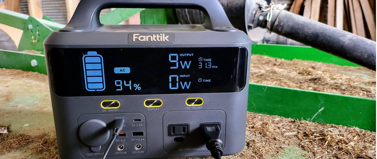 Fanttik EVO 300 portable power staion