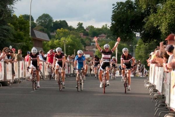 Rochelle Gilmore does what she knows best - winning bike races.