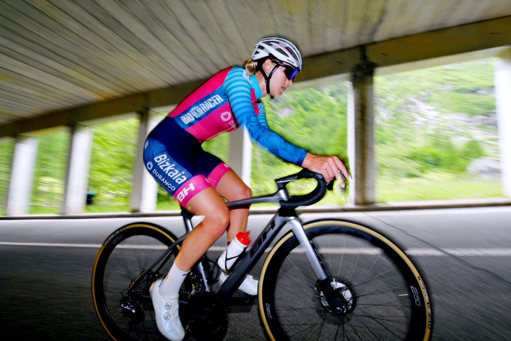 CASCATE DEL TOCE ITALY JULY 05 Elizabeth Holden of United Kingdom and Team Bizkaia Durango during the 32nd Giro dItalia Internazionale Femminile 2021 Stage 4 a 112km Individual Time Trial from Fondovalle to Cascate Del Toce 1714m ITT GiroDonne UCIWWT on July 05 2021 in Cascate Del Toce Italy Photo by Luc ClaessenGetty Images