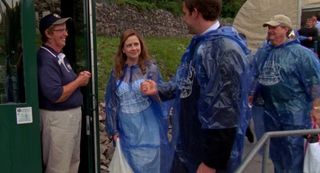 Jim and Pam getting married in Niagara Falls