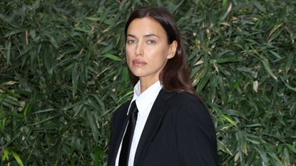 Irina Shayk sweater coat tabis