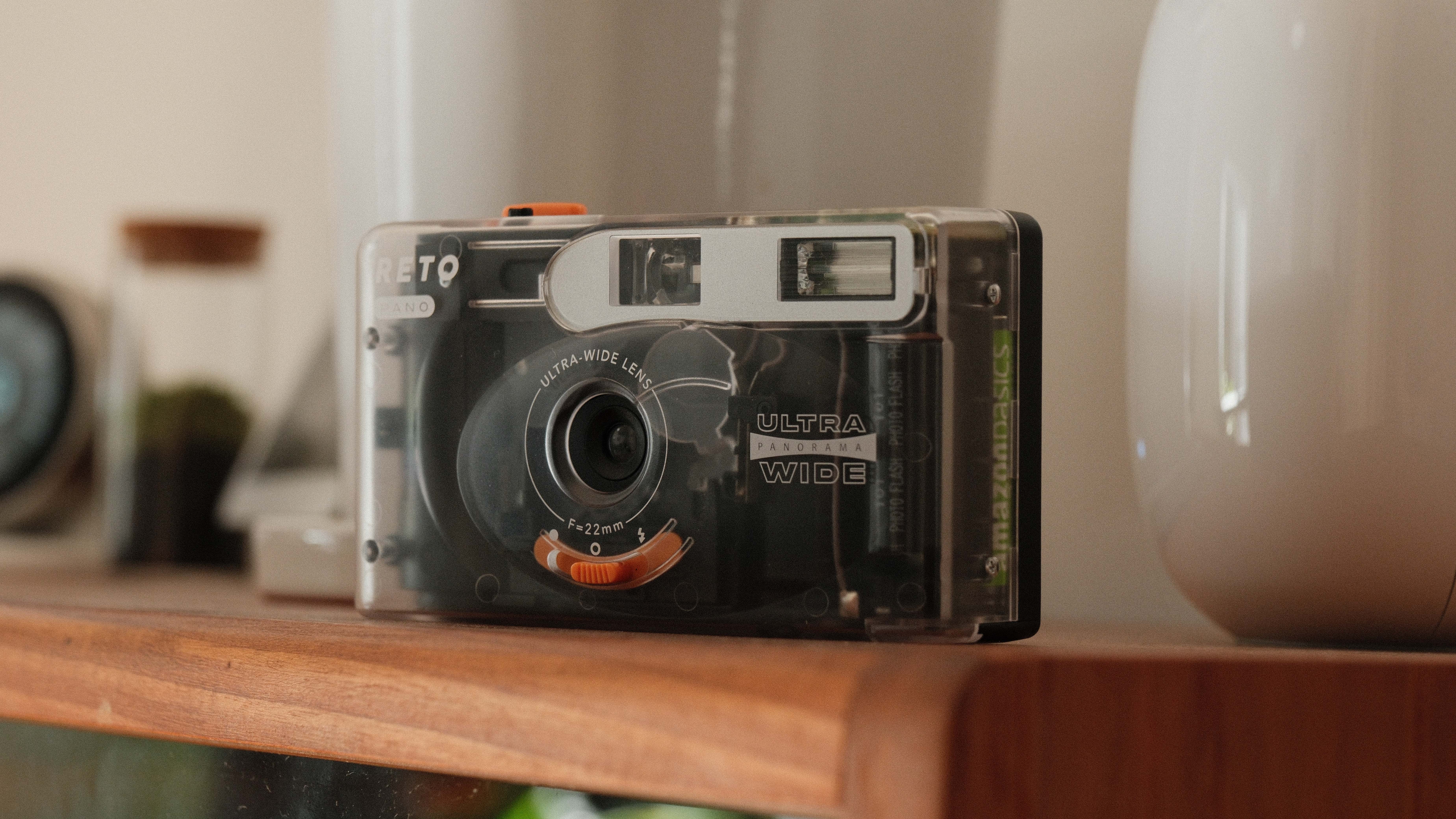 Reto Pano 35mm reusable film camera