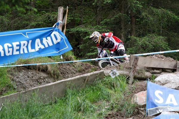 Greg Minnaar (Santa Cruz Syndicate) speeds to a podium finish.