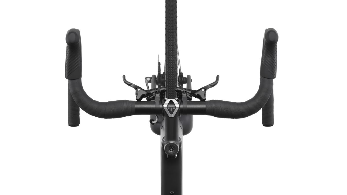 The additional handlebar top brake levers can be fitted as a pair or a single unit