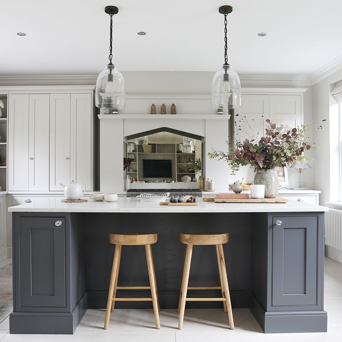 The stylist approved 6 rules for styling a kitchen island | Ideal Home