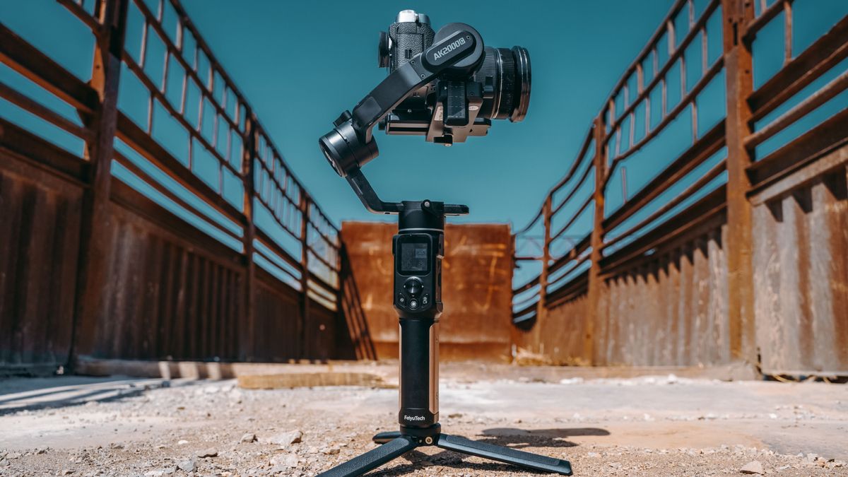 FeiyuTech's latest gimbal stabilizer is one of the cheapest DSLR