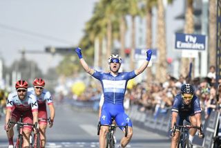 Elia Viviani wins the final stage of the 2018 Dubai Tour