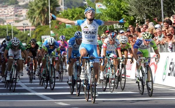 Sacha Modolo (Colnago-CSF Inox) outsprinted Viviani to win the stage.