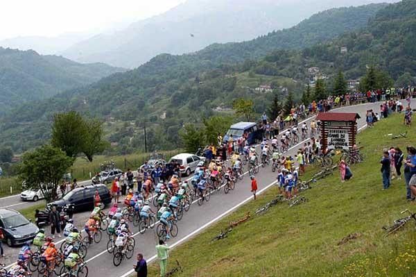 Riders wind their way