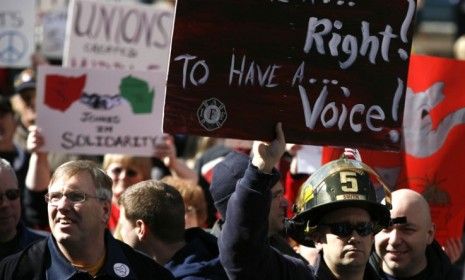 Union supporters rally against Gov. John Kasich&amp;#039;s (R-Ohio) anti-public union bill, which will go before Buckeye State voters in a must-watched referendum on Tuesday.