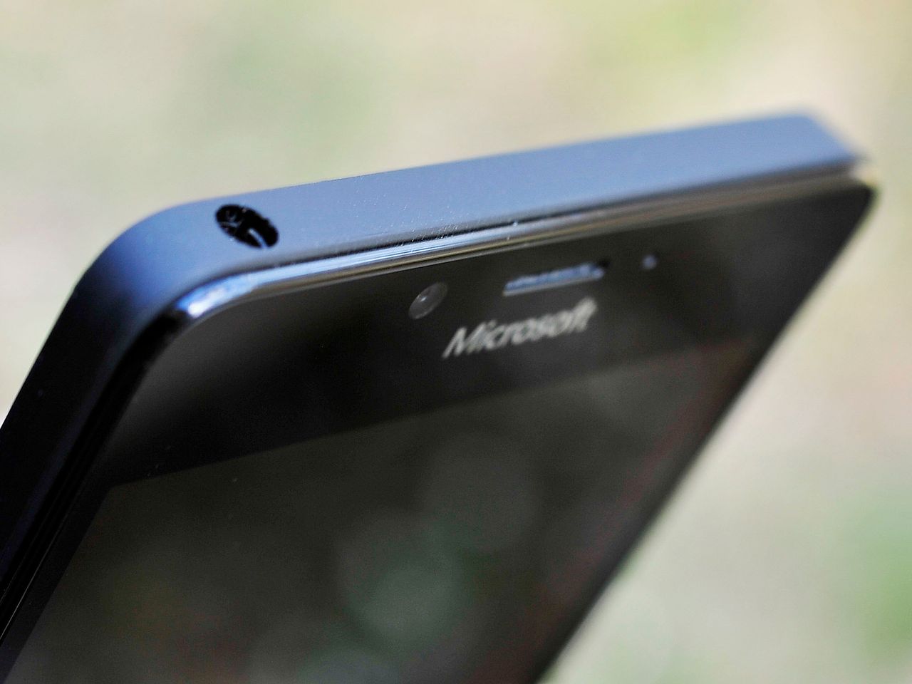 Mozo Black Rim for Lumia 950