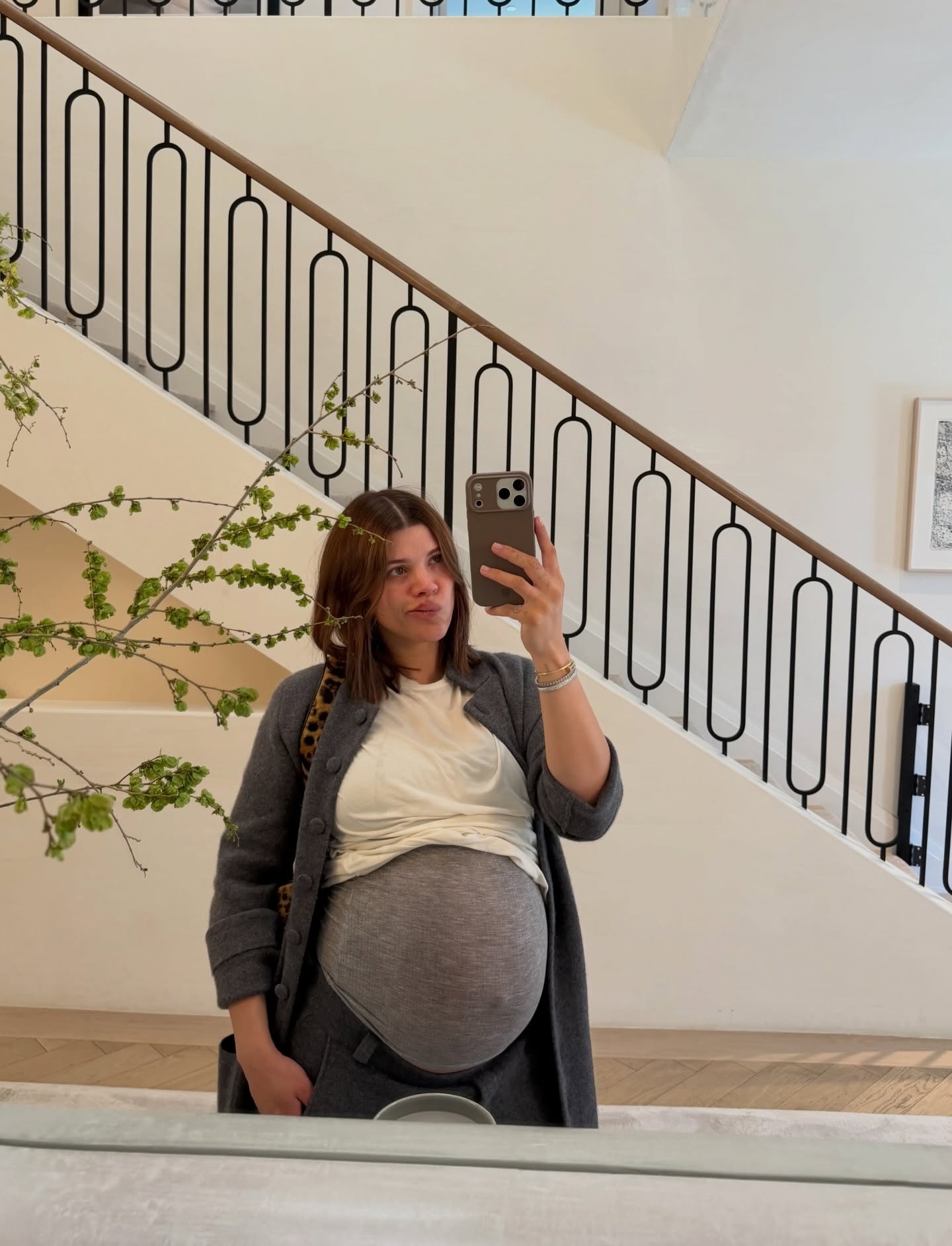 Mirror selfie of Sofia Richie Grainge