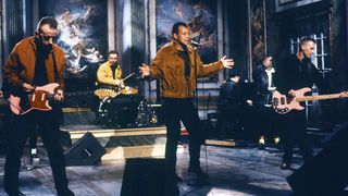 SATURDAY NIGHT LIVE -- Episode 19 -- Pictured: Young FIne Cannibals during the musical performance on May 13, 1989 (Photo by Alan Singer/NBCU Photo Bank/NBCUniversal via Getty Images via Getty Images)
