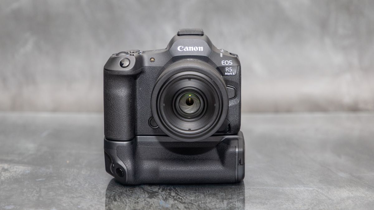 Canon BG-R20EP Battery Grip for Canon EOS R5 Mark II