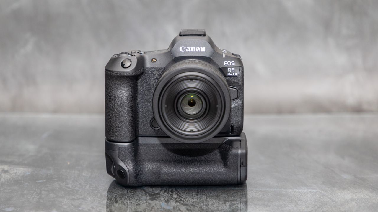 Canon BG-R20EP Battery Grip for Canon EOS R5 Mark II