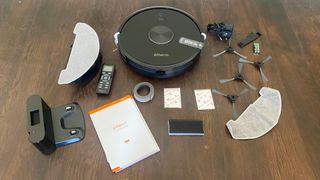 Ultenic D5s Pro Robot Vacuum and Mop with all its accesories