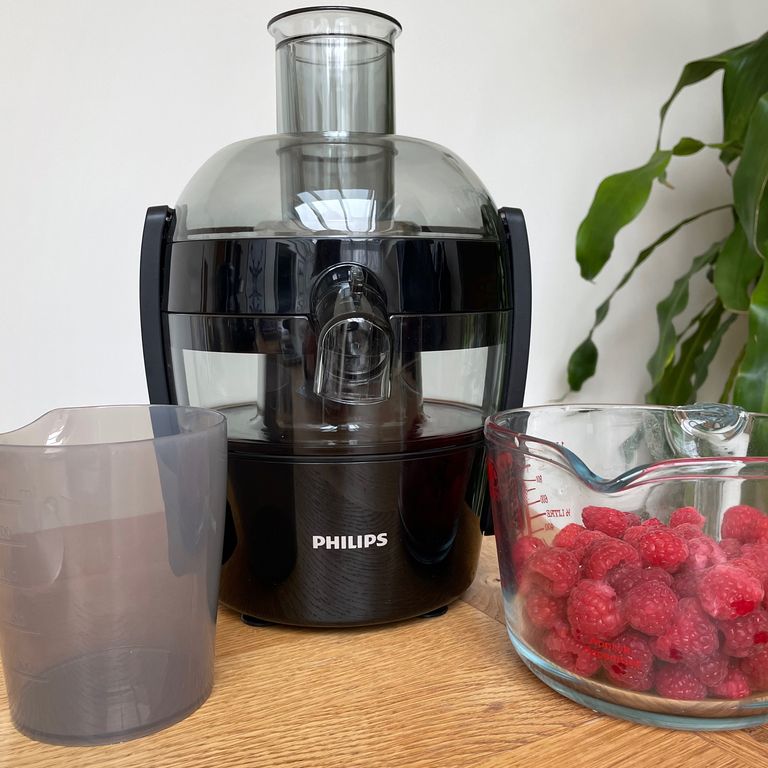 We tried the Philips Viva Centrifugal Juicer, which can do everything