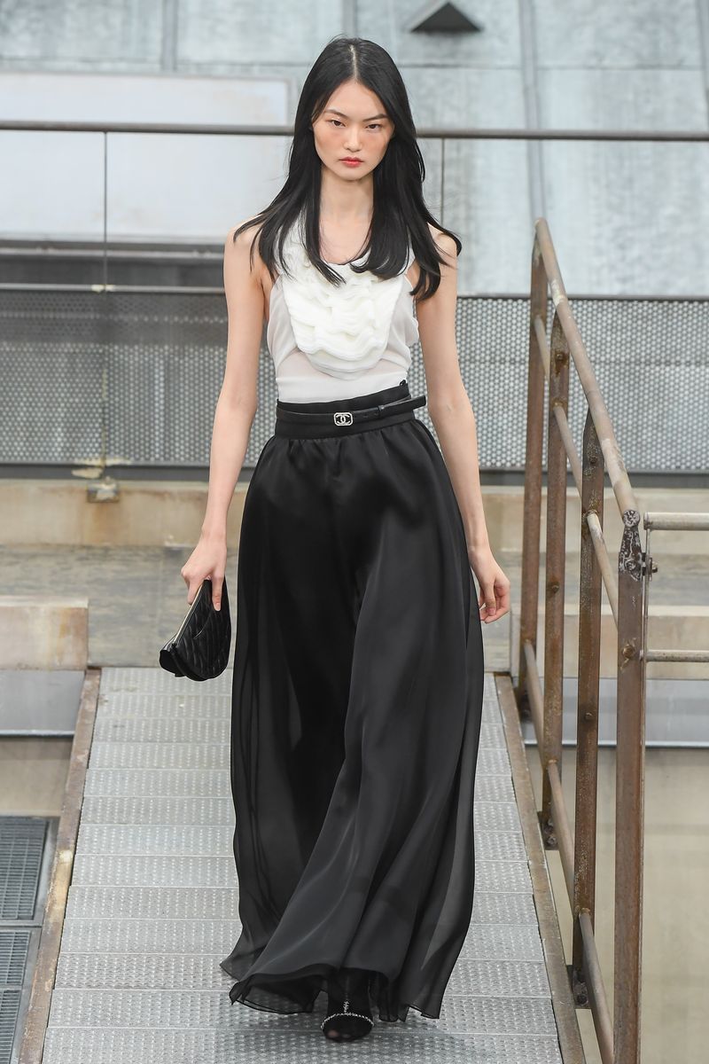 Clothing, White, Fashion model, Black, Dress, Fashion, Waist, Street fashion, Formal wear, Leg,