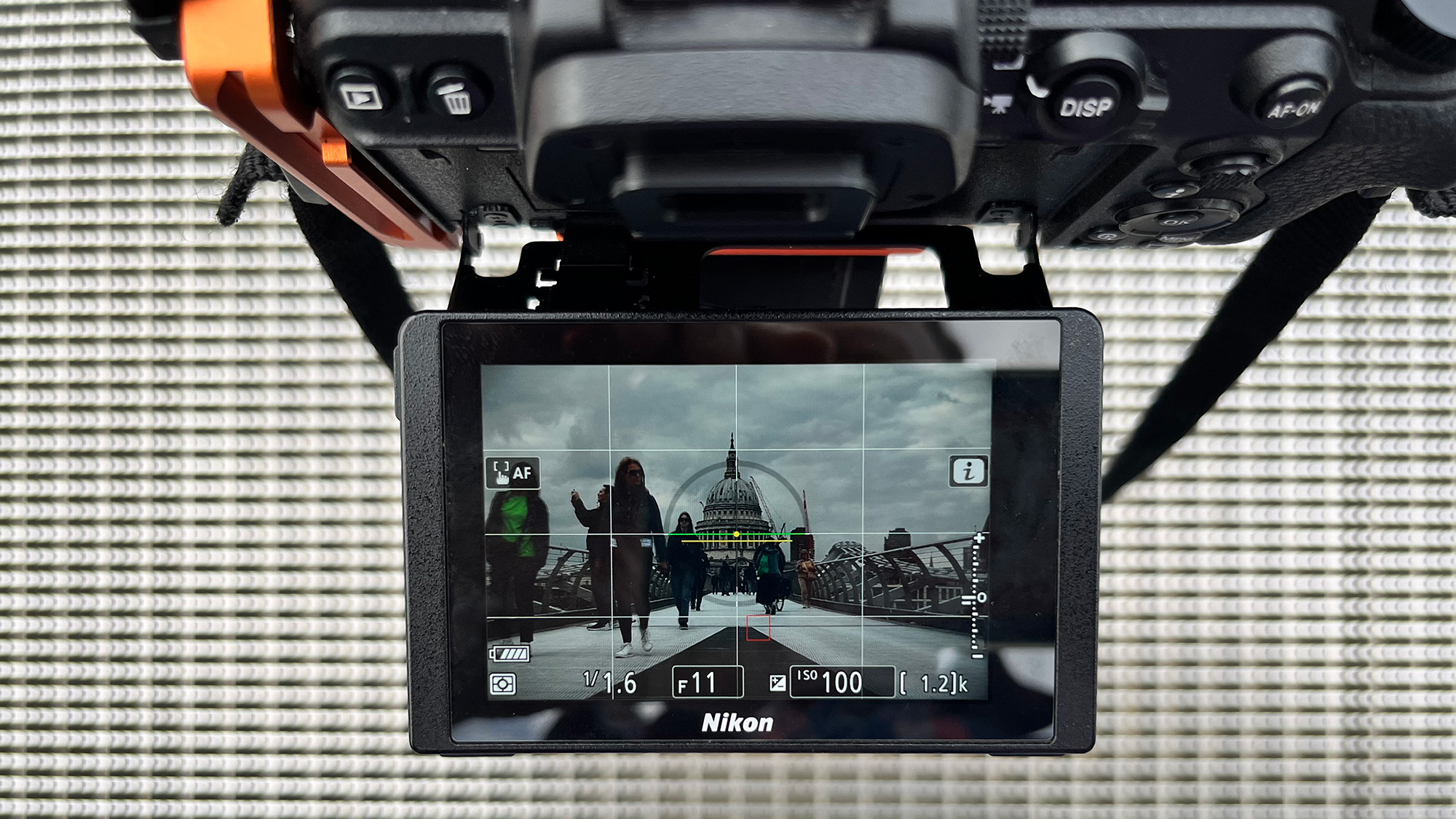 The rear of a Nikon Z6 II with London's St Paul's Cathedral framed in the live view